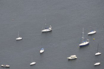 sunshine-aan-mooring-urca